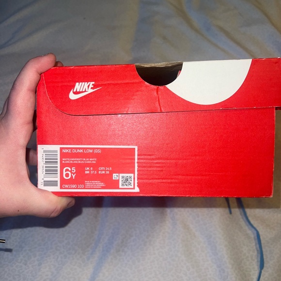 Nike dunks low UNC - Picture 2 of 6